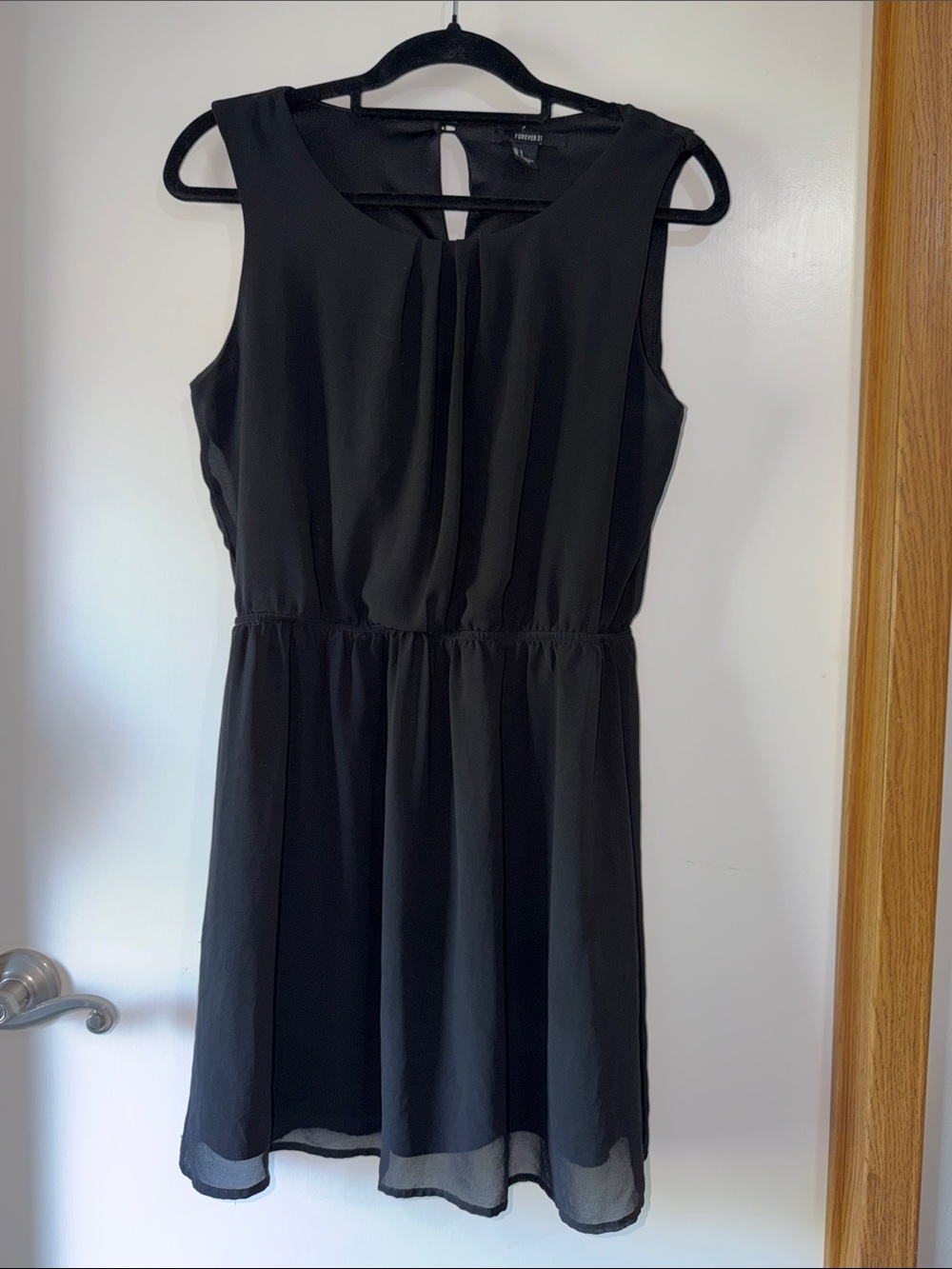 Forever 21 Black Sleeveless Pleated Waist Mini Dress